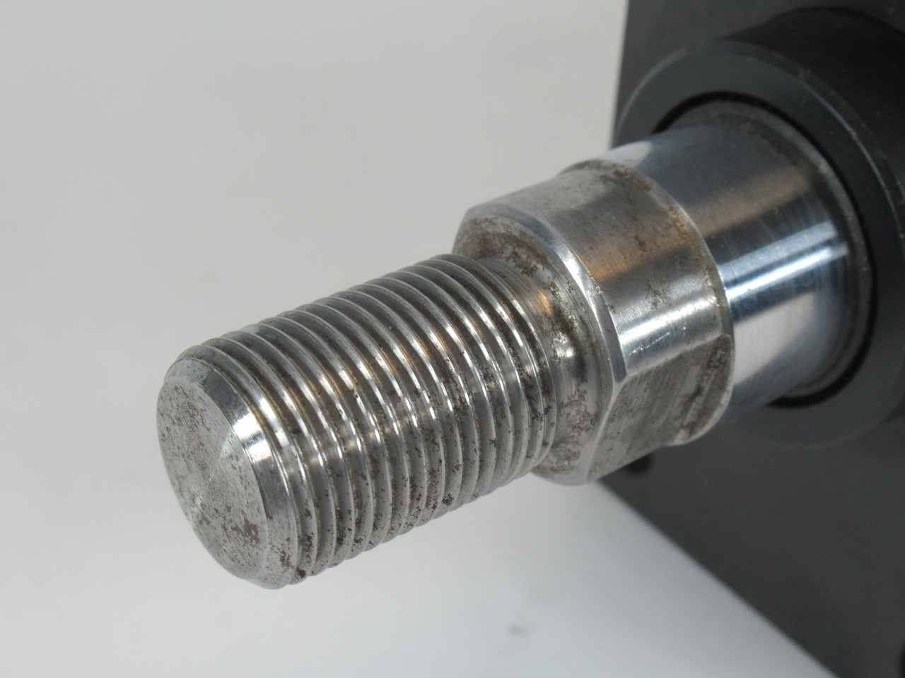 Numatics F1ASPL-04I21D-AAA Air Cylinder 2" Bore 4" Stroke USED