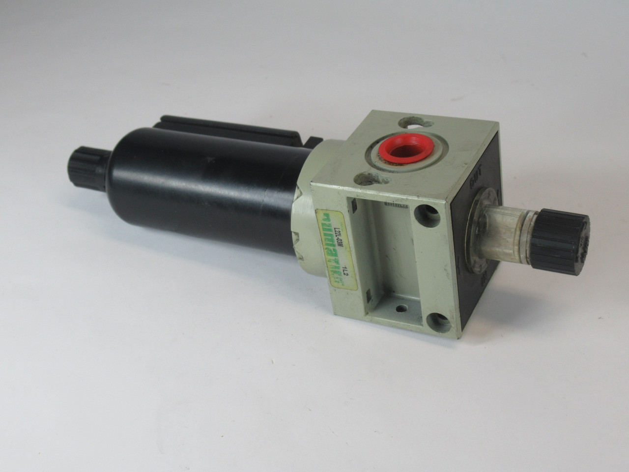 Numatics L22L-03M Lubricator with 3.8 oz Metal Bowl 3/8" NPT USED