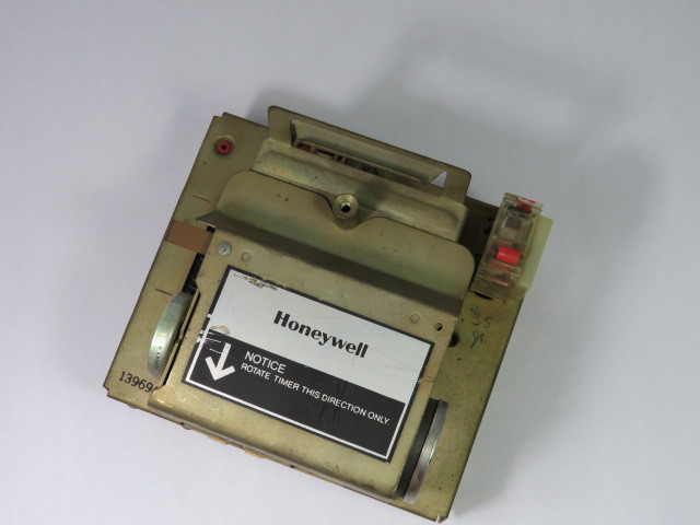 Honeywell R4140M-1053 Flame Control Only 120VAC 60Hz USED