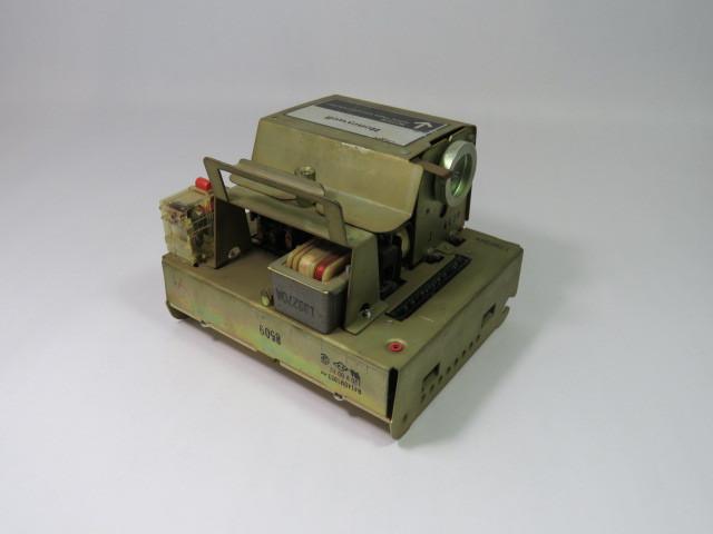 Honeywell R4140M-1053 Flame Control Only 120VAC 60Hz USED