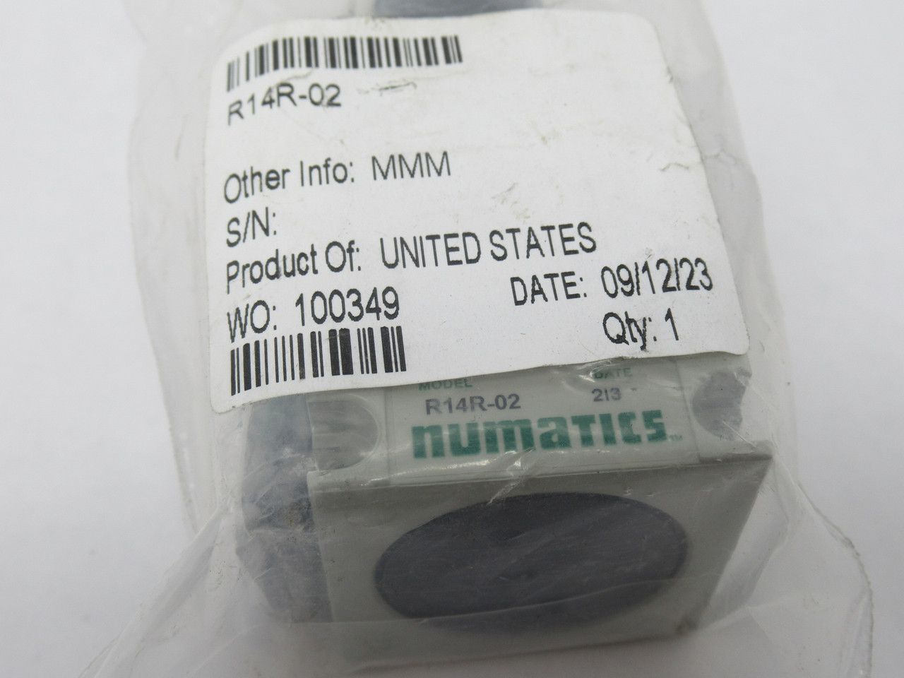 Numatics R14R-02 Pressure Regulator w/o Gauge 1/4" NPT SHELF WEAR NWB