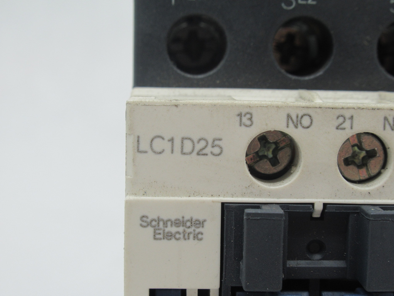 Schneider Electric LC1D25X7 Contactor 600V 50/60Hz 3-Pole 40A USED