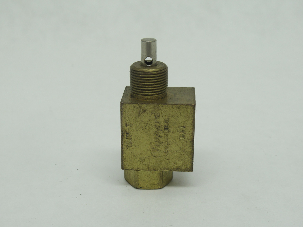 Clippard MJV-3 High Flow Stem Control Valve 3-Way 1/8" NPT 300 psig USED