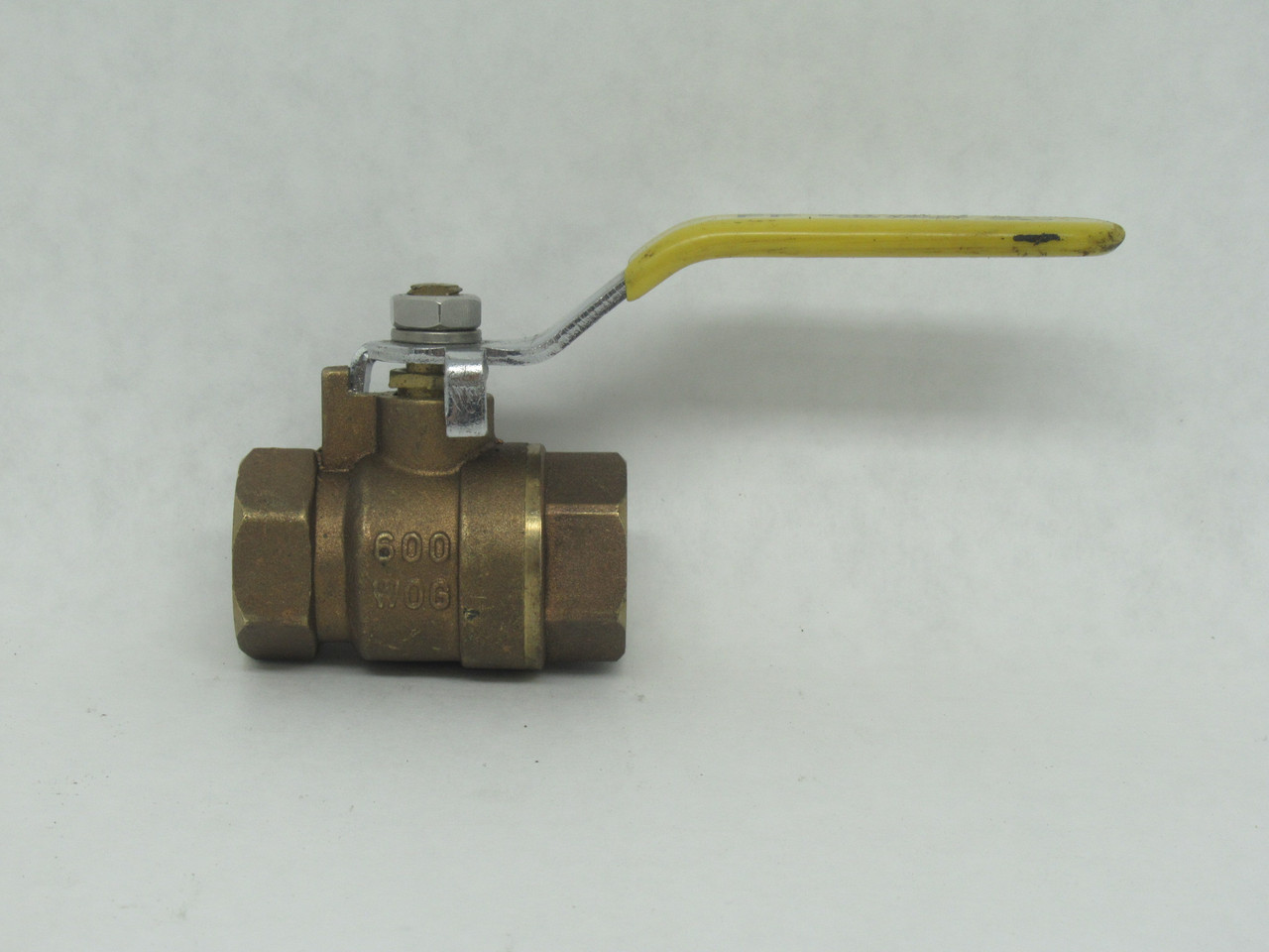 Fairview BV2103-D Ball Valve 1/2" NPT Female 600WOG SHELF WEAR NOP