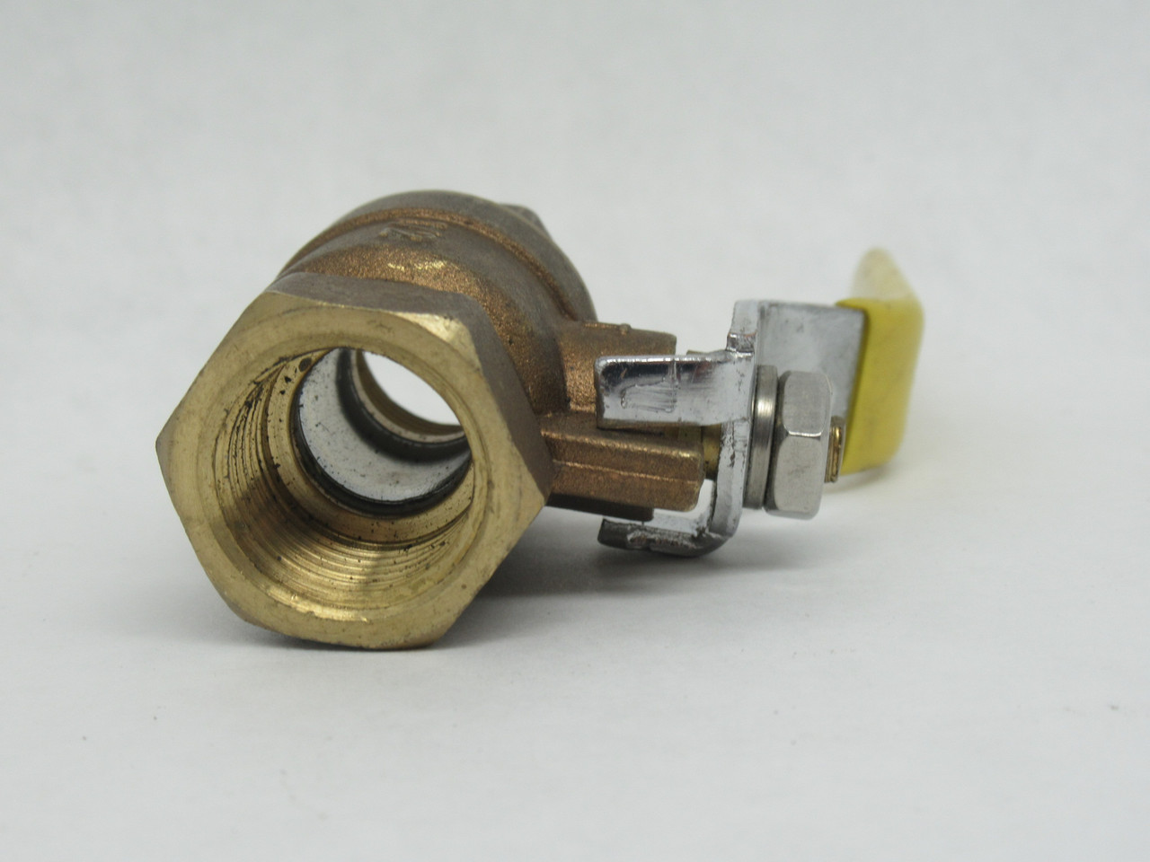 Fairview BV2103-D Ball Valve 1/2" NPT Female 600WOG SHELF WEAR NOP