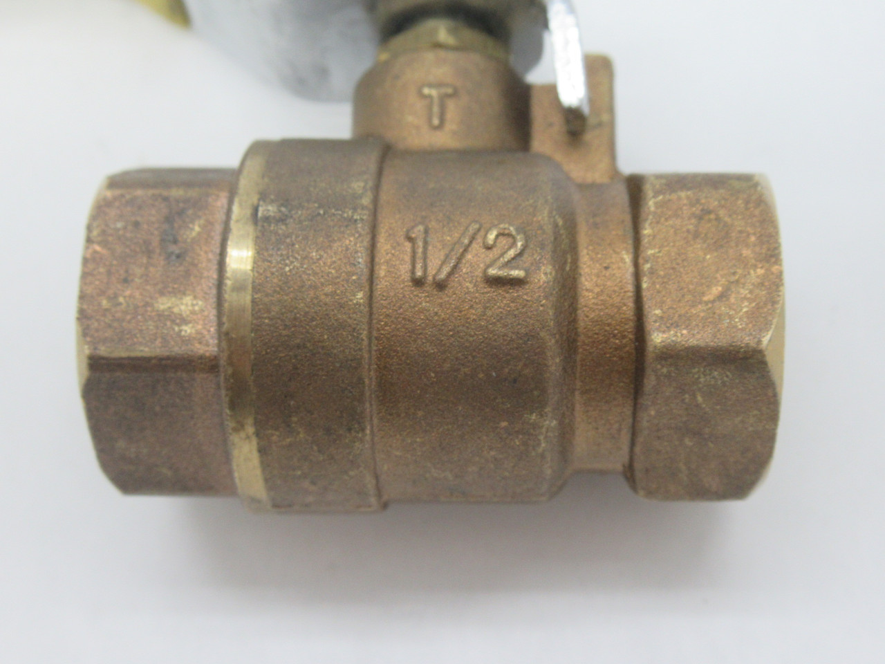 Fairview BV2103-D Ball Valve 1/2" NPT Female 600WOG SHELF WEAR NOP