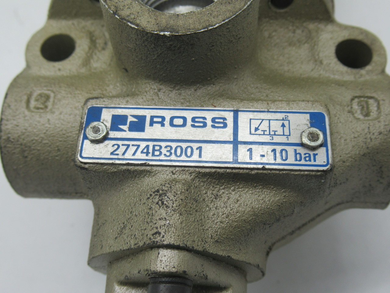 Ross 2774B3001Z Poppet Solenoid Valve 110V/50Hz 110-120V/60Hz 3/8" NPT USED