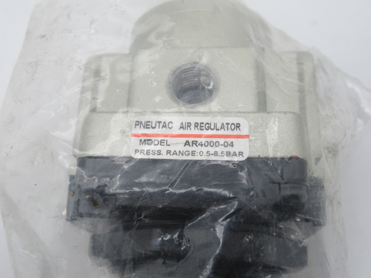 Pneutac AR4000-04 Regulator w/ Gauge and Bracket 1/2" NPT SHELF WEAR NEW