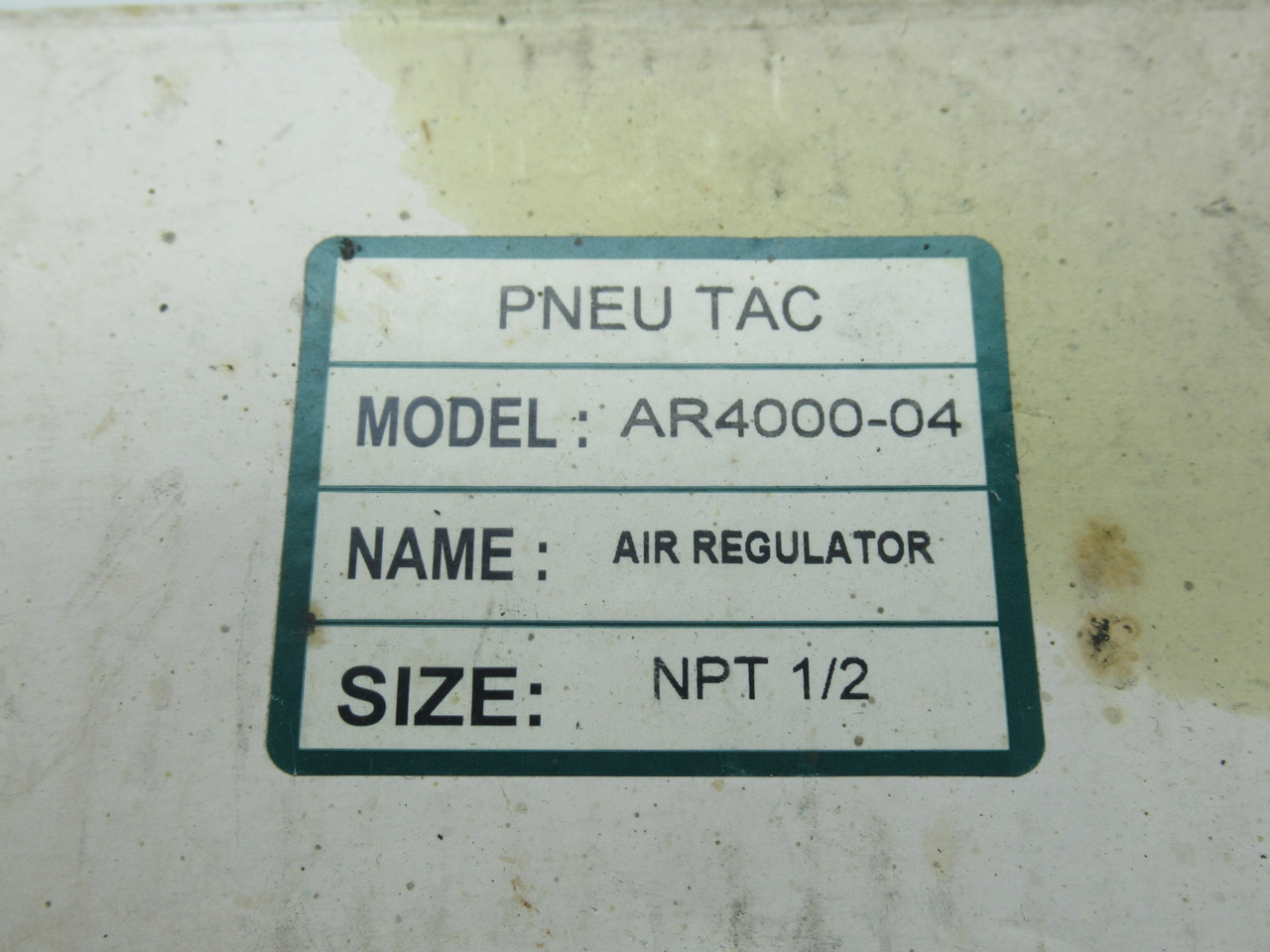 Pneutac AR4000-04 Regulator w/ Gauge and Bracket 1/2" NPT SHELF WEAR NEW