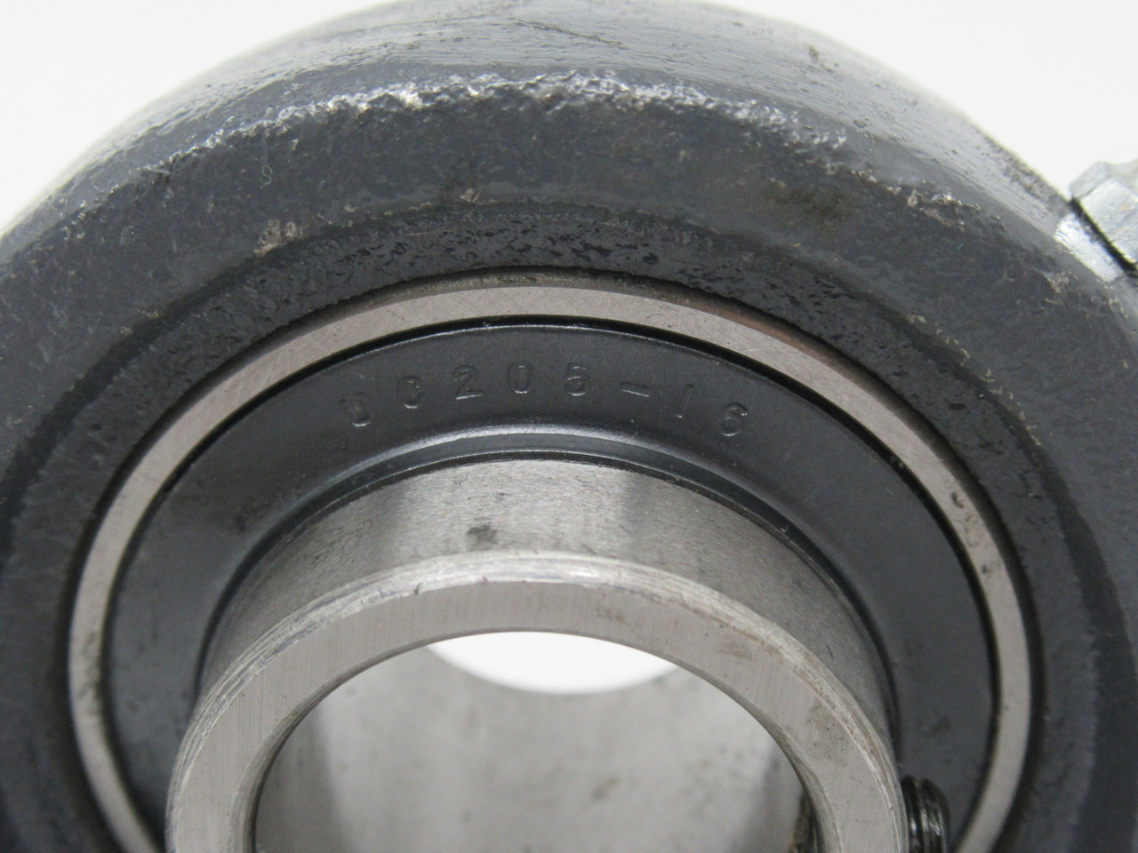 KML UCTB205-16 Pillow Block Bearing 2-Bolt 1" Bore SHELF WEAR NOP