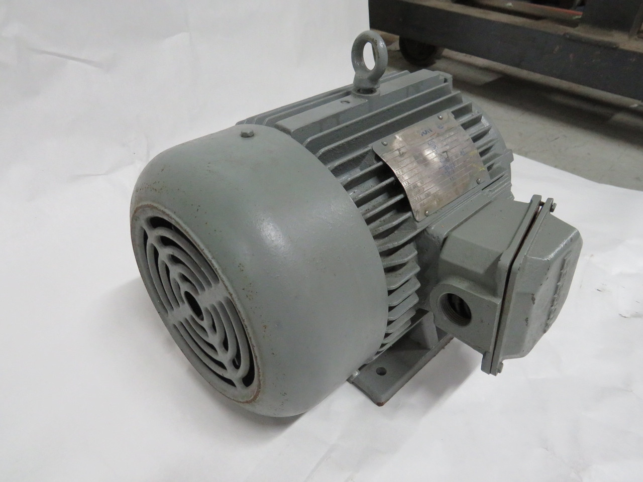 Leeson AC Motor 7.5HP 1760RPM 208-230/460V 213T TEFC 3PH 20.4-19.2/9.6A USED