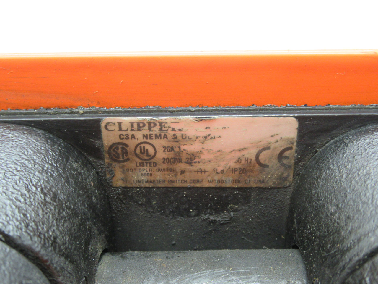 Linemaster TWIN 88SH1-05 Guarded Momentary Twin Foot Pedal SPDT USED