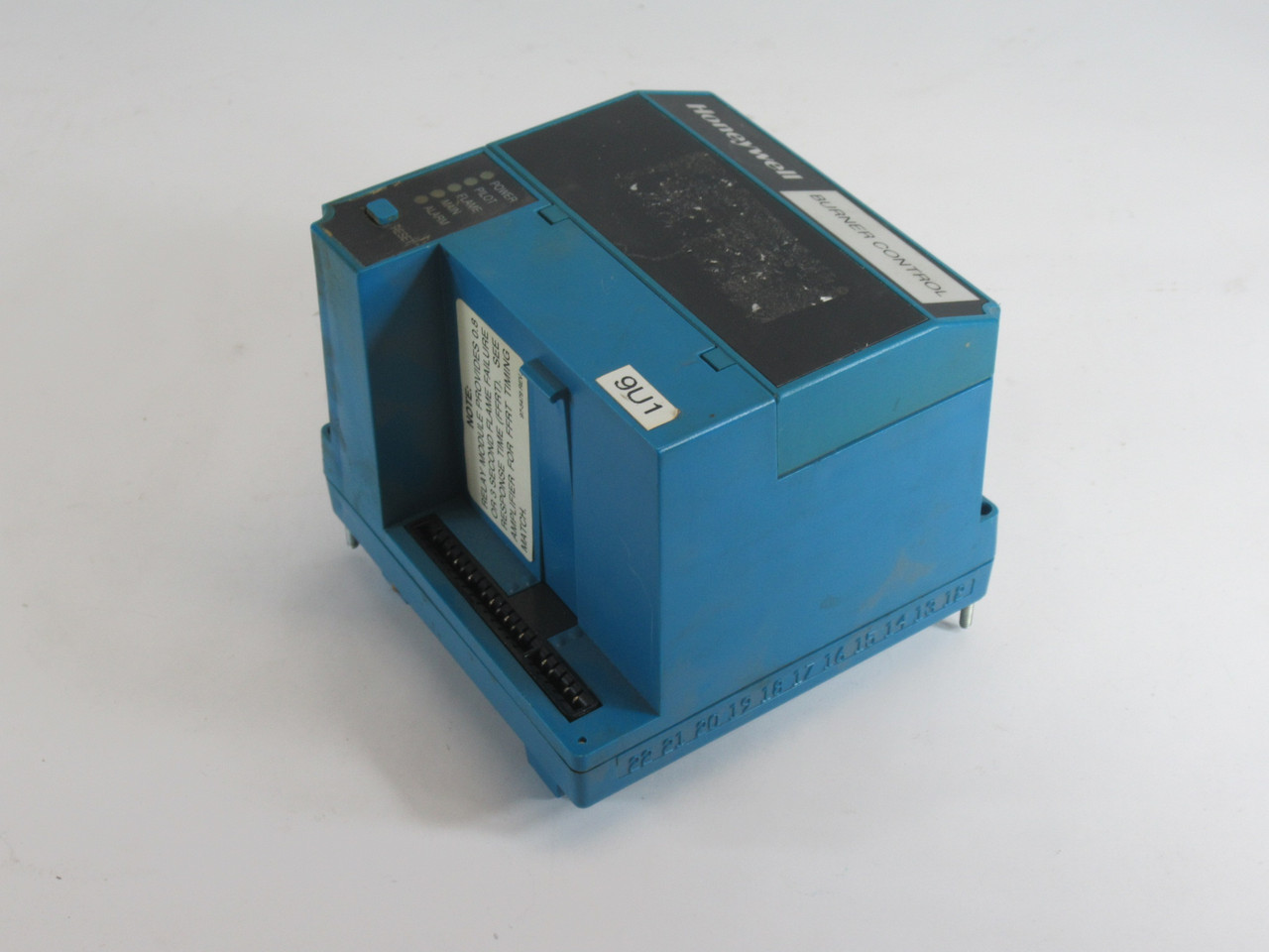 Honeywell RM7890A1015 Burner Control Relay Module 120VAC 50/60Hz USED