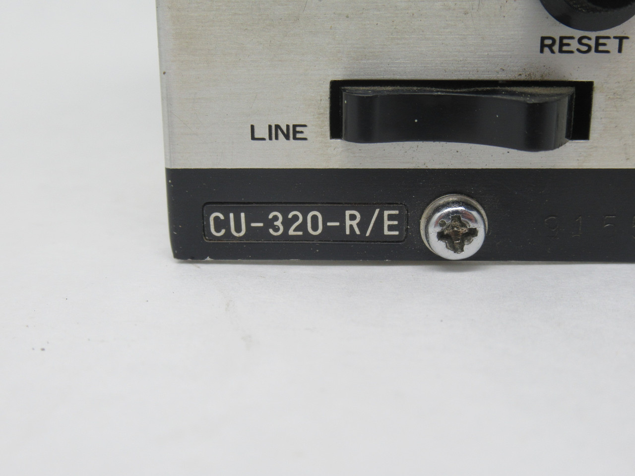 Shinko CU-320-R/E Temperature Controller 0-999 Degrees F USED