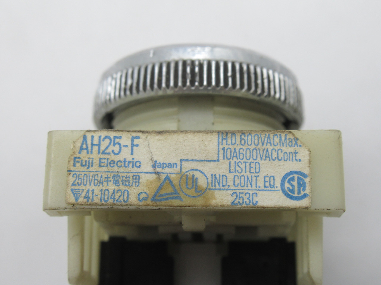 Fuji Electric AH25-FB10 Momentary Flush Push Button 250V 6A 1NO Black Cap USED