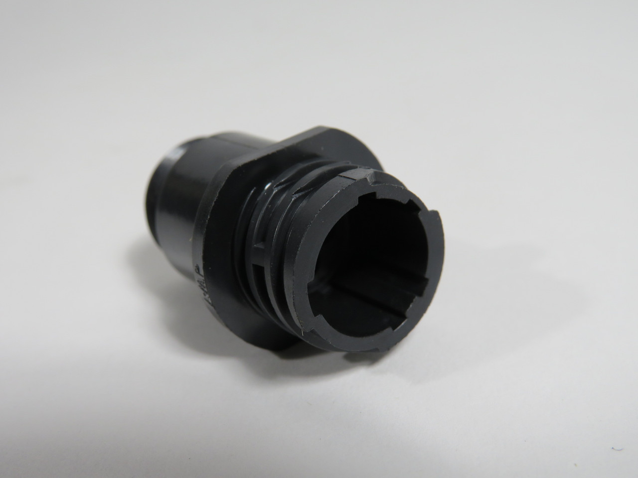 Amphenol 206153-1 Circular Connector 4-Position Socket NWB