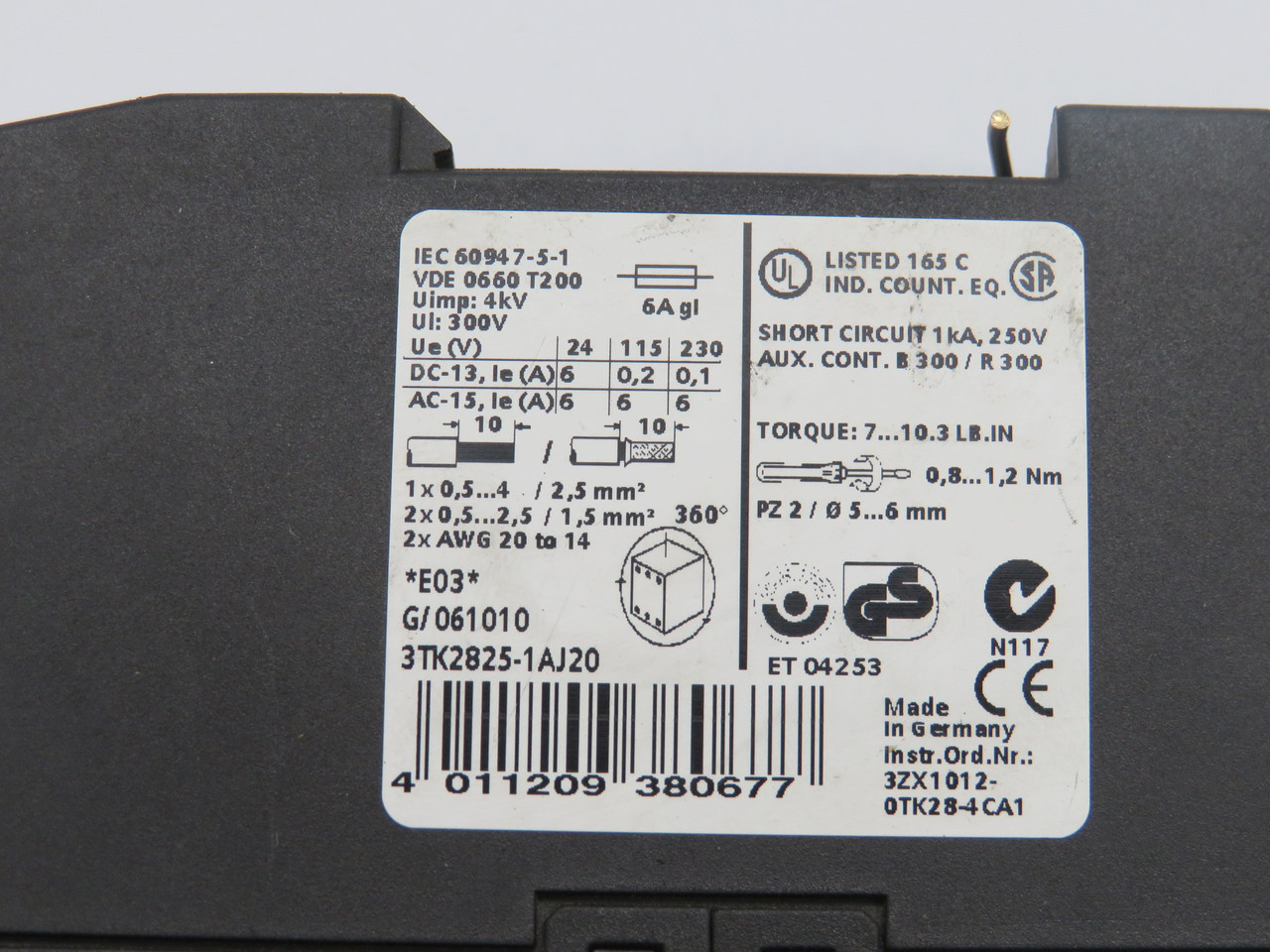 Siemens 3TK2825-1AJ20 Sirius Safety Relay 115 VAC USED