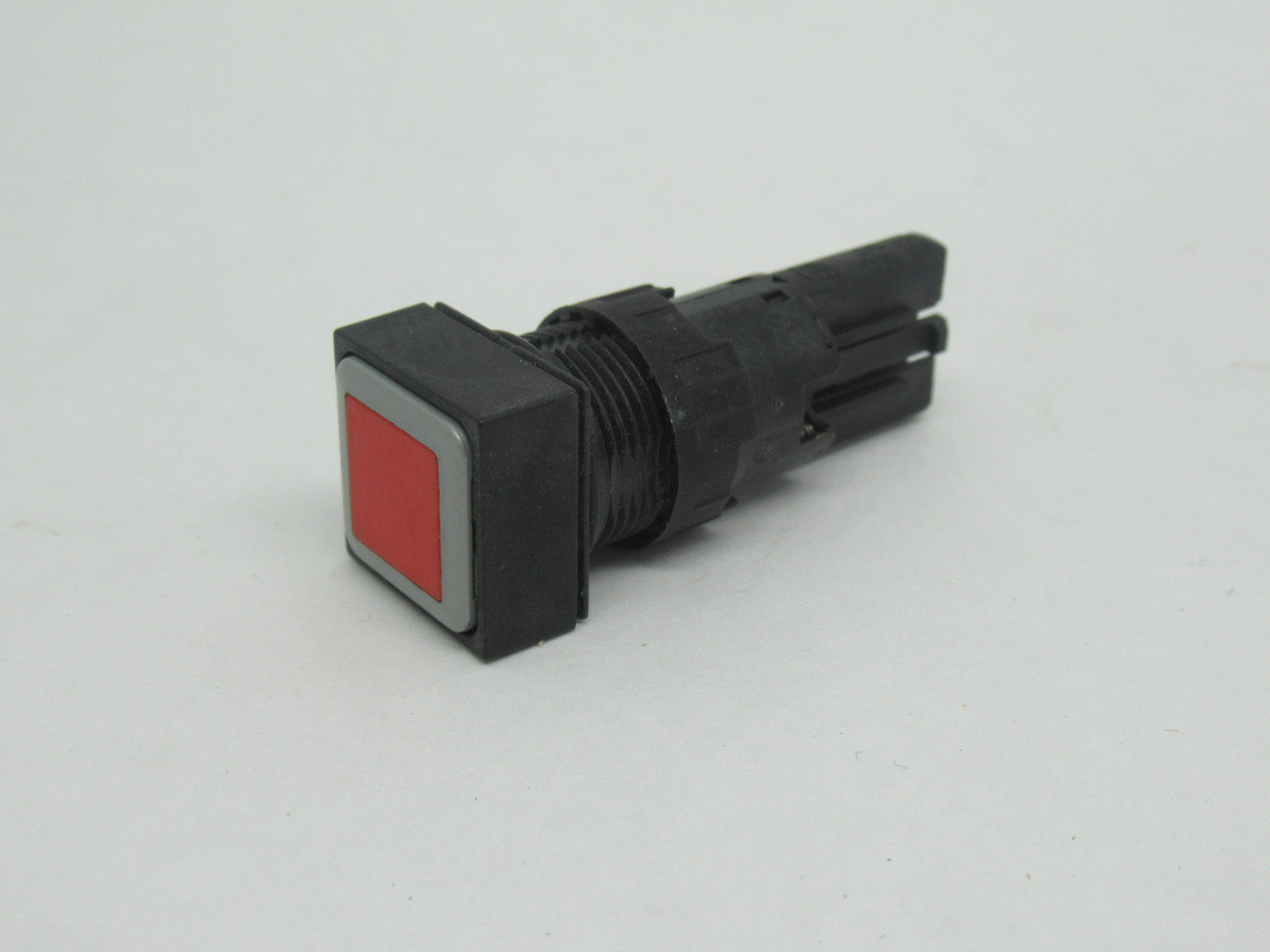 Moeller Q18D-RT 086713 Momentary Push Button Actuator Red Cap 250V 1W NOP