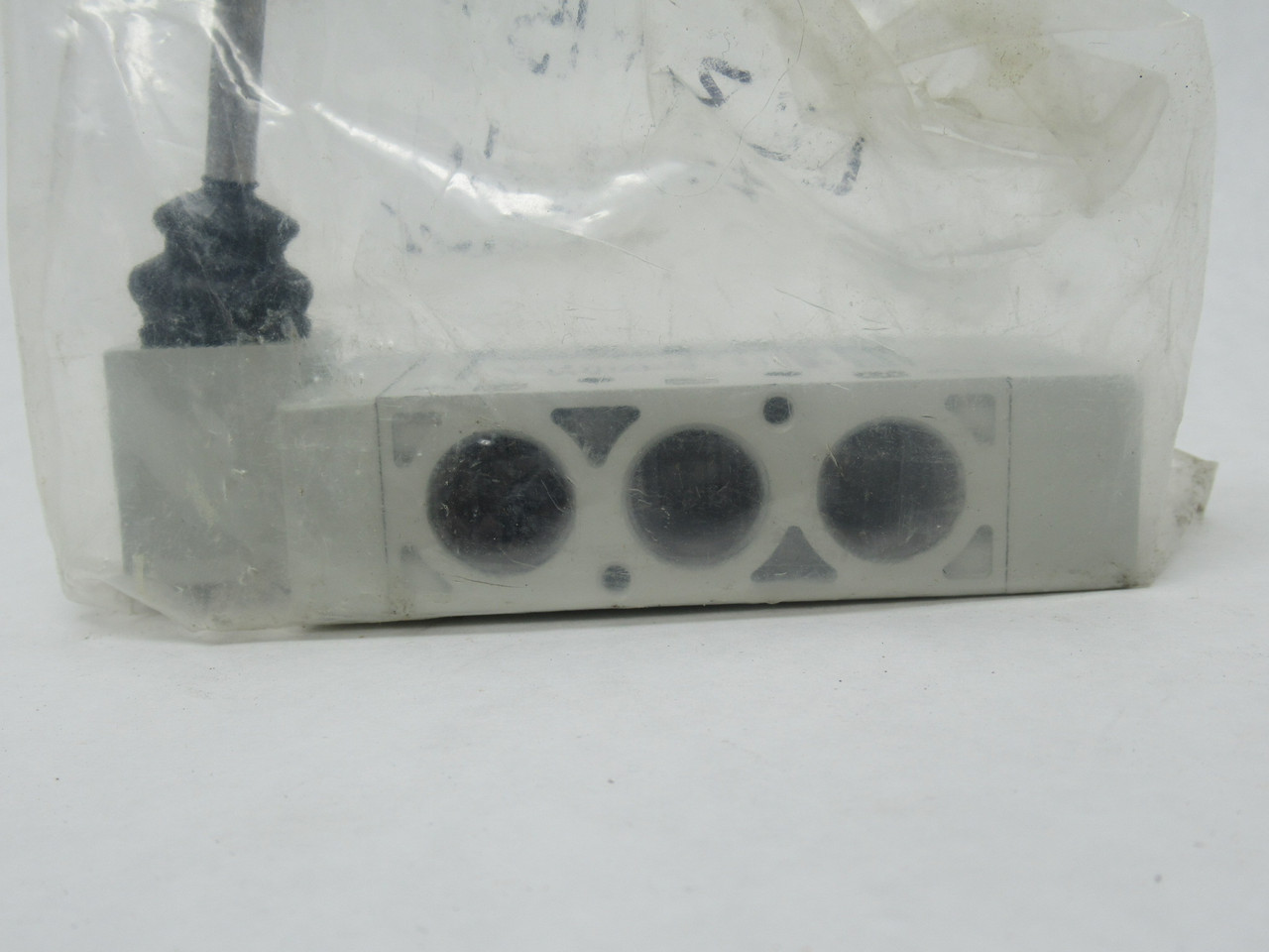 Numatics L23LD452O000000 Manually Actuated Pneumatic Valve 3/8" NPTF NOP