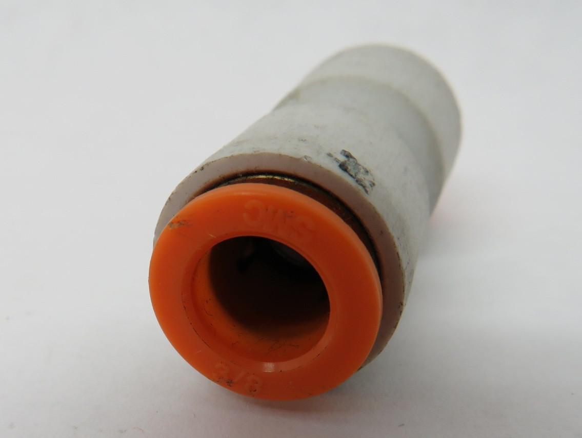 SMC KQ2H11-00A Straight Union Fitting 3/8" Tube USED