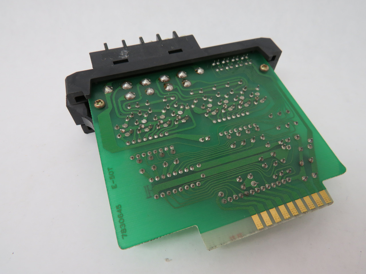 GE Fanuc IC610MDL155A Output Module 8 Point 24VDC NO TERMINAL COVER USED