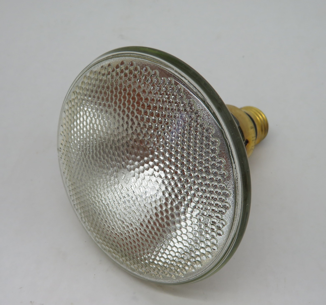 General Electric 90PAR/H/FL25 25 DEG Floodlight 2500 hrs. 130V 90W BOX DMG NEW