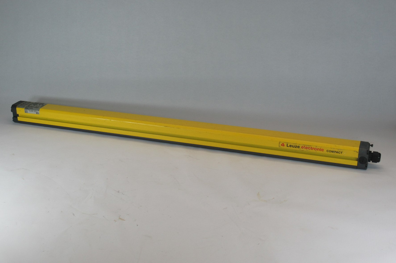 Leuze CT30-900 Light Curtain Transmitter 24VDC 75mA 30mm Resolution 900mm H USED