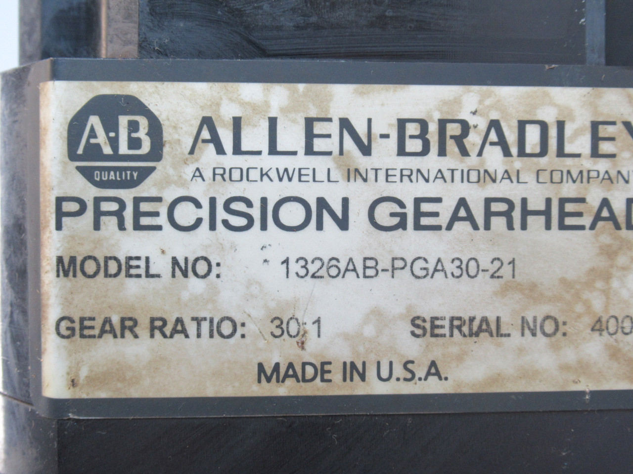 Allen-Bradley 1326AB-B410G-21 Servo Motor 1kW 5000RPM C/W Gearhead 30:1 USED