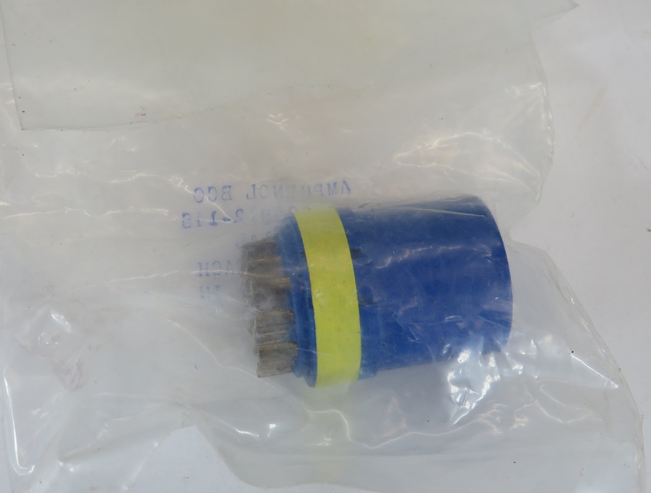 Amphenol 10-825812-14S 97-22-14S Circular Connector 19 Pin NWB