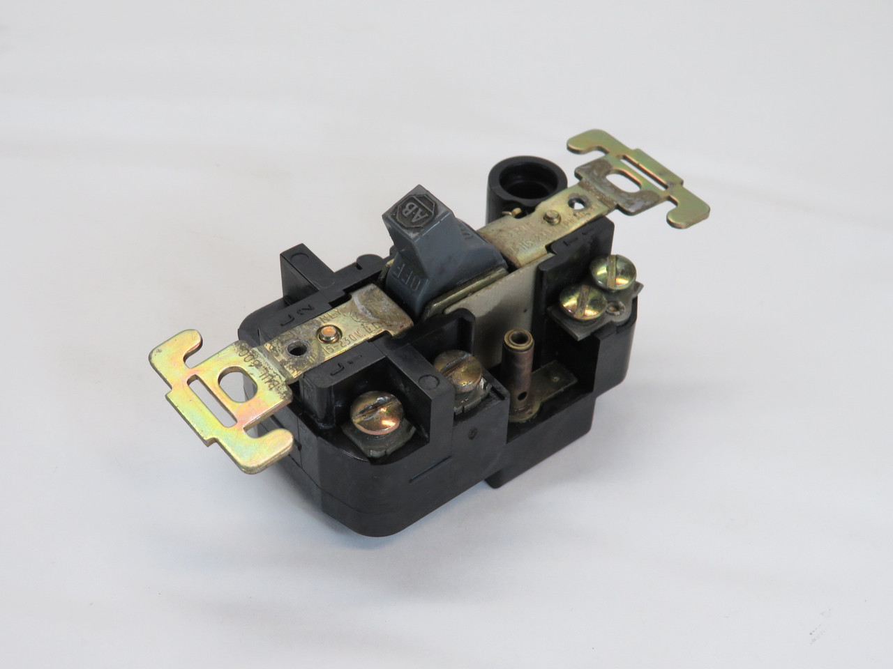 Allen-Bradley 600-TOX4 Manual Toggle Motor Starter 1-Pole 1Ph 115-230VAC USED