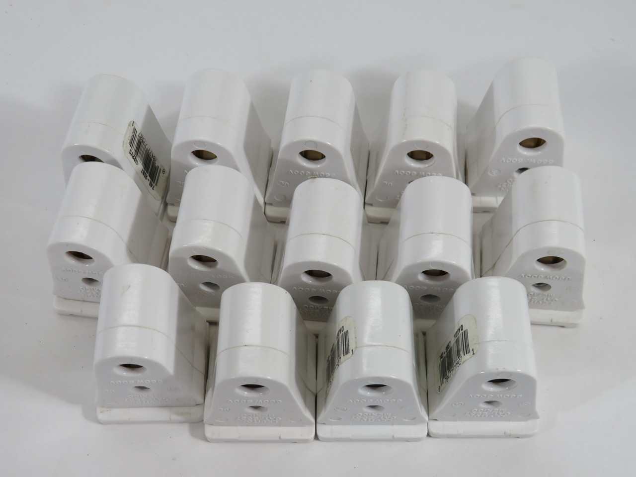 Leviton 2537 Standard Florescent Lampholder 660W 600V Lot of 14 NOP