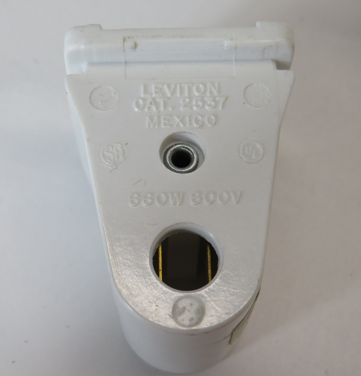 Leviton 2537 Standard Florescent Lampholder 660W 600V Lot of 14 NOP