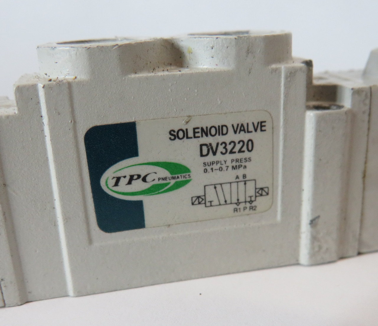 TPC DV3220-5H-01 Solenoid Valve 0.1-0.7MPa 24VDC 0.85W 1/8" USED
