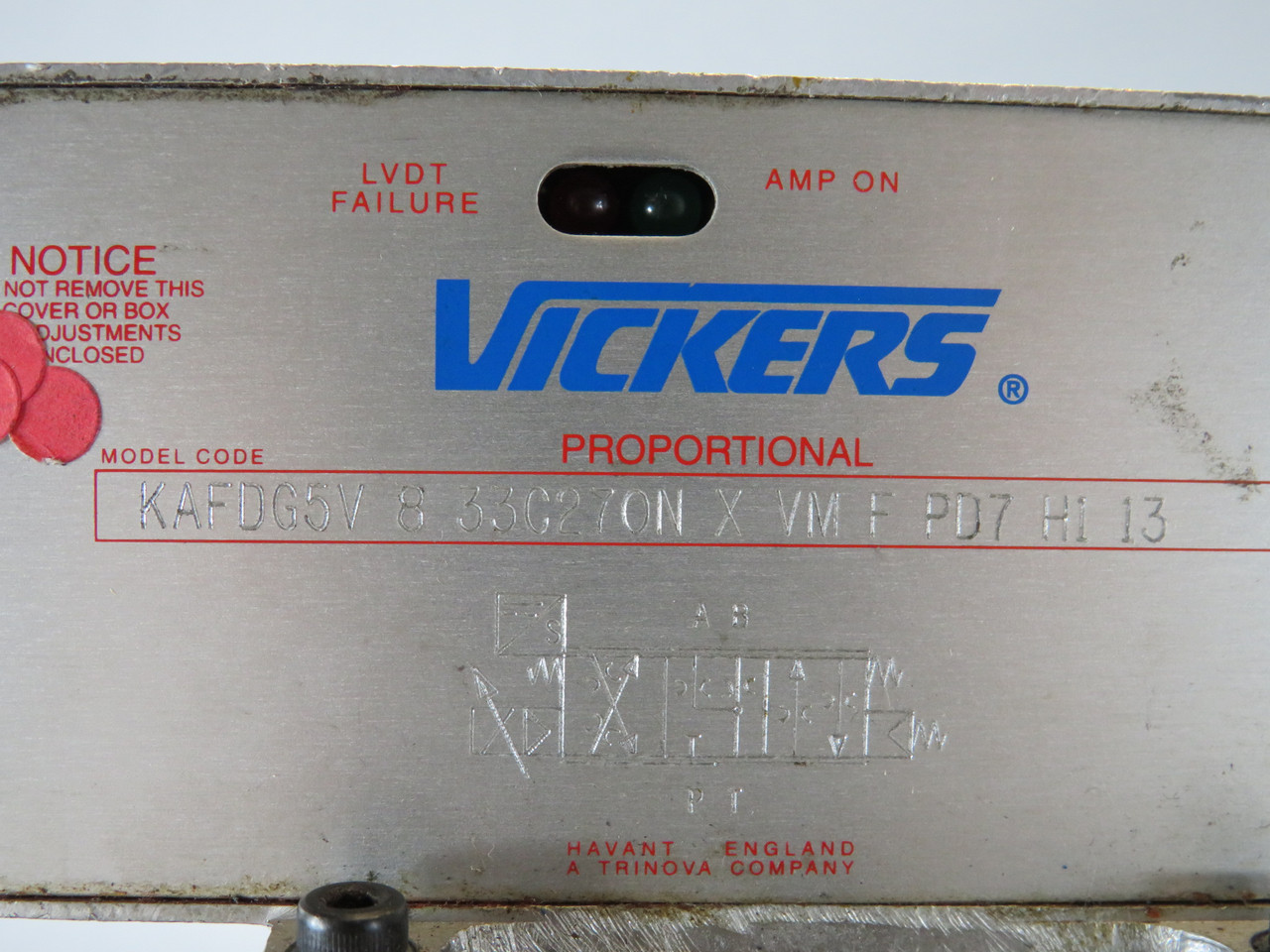 Vickers KAFDG5V-833C270NXVMFPD7H113 Directional Control Valve SHELF WEAR USED