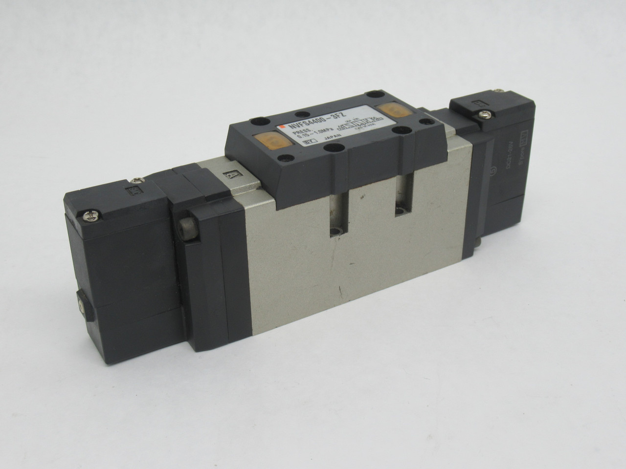 SMC NVFS4400-5FZ Piloted Solenoid Valve 21-26VDC 0.15-1.0 MPa SWAPPED COILS USED