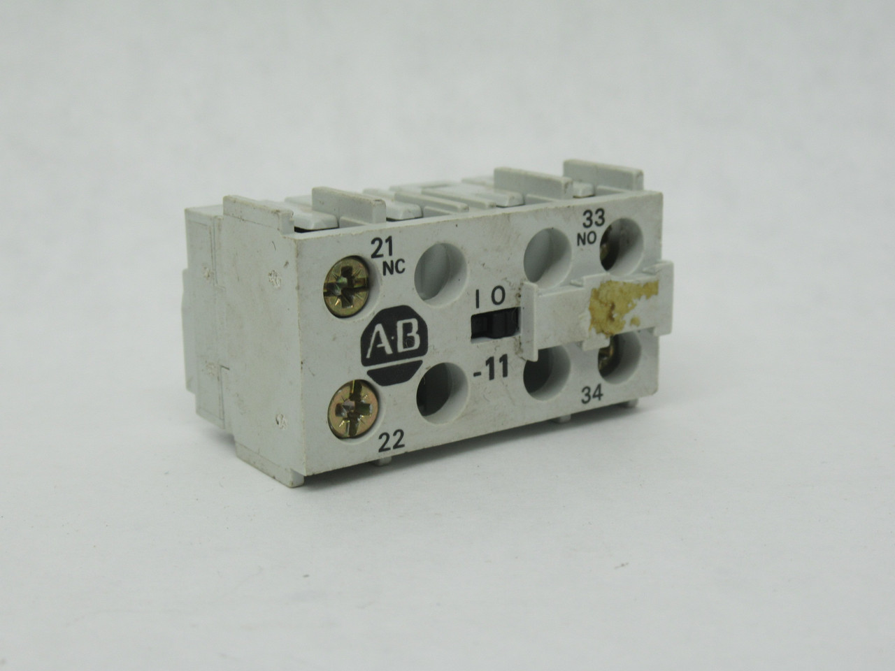 Allen-Bradley 195-MB11 Ser A Auxiliary Contact Adder Deck 500V 10A 1NO 1NC USED