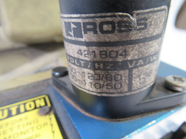 Ross 3573A4201Z Double Air Valve w/421B04 *No Cover* 2-8.5 bar 3/4 NPT USED