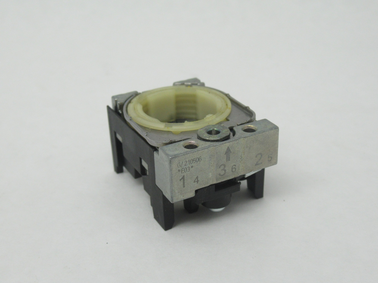 Siemens 3SU1510-0AA10-0AA0 Metal Holder 3-Way USED