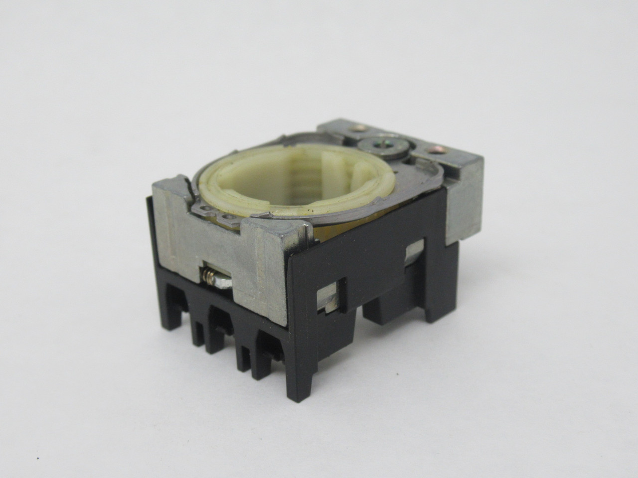 Siemens 3SU1510-0AA10-0AA0 Metal Holder 3-Way USED