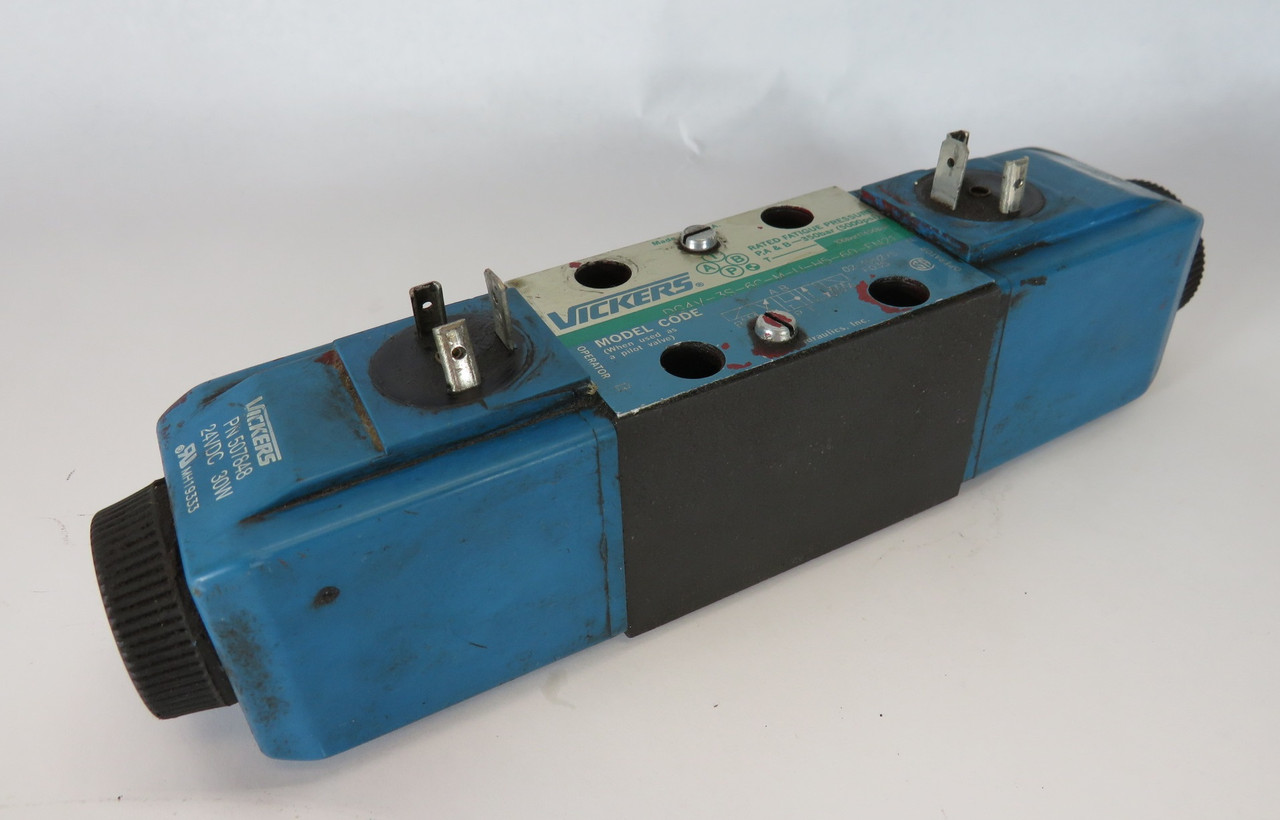 Vickers DG4V-3S-6C-M-U-H5-60-EN21 4Way Directional Valve 24VDC 30W 10.5 gpm USED