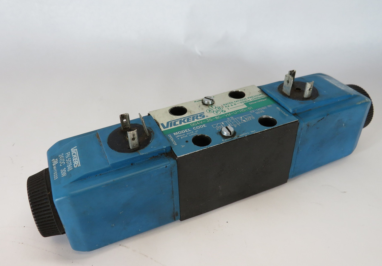 Vickers DG4V-3S-8C-VM-U-H5-61 4-Way Directional Valve 24VDC 30W 10.5 gpm USED