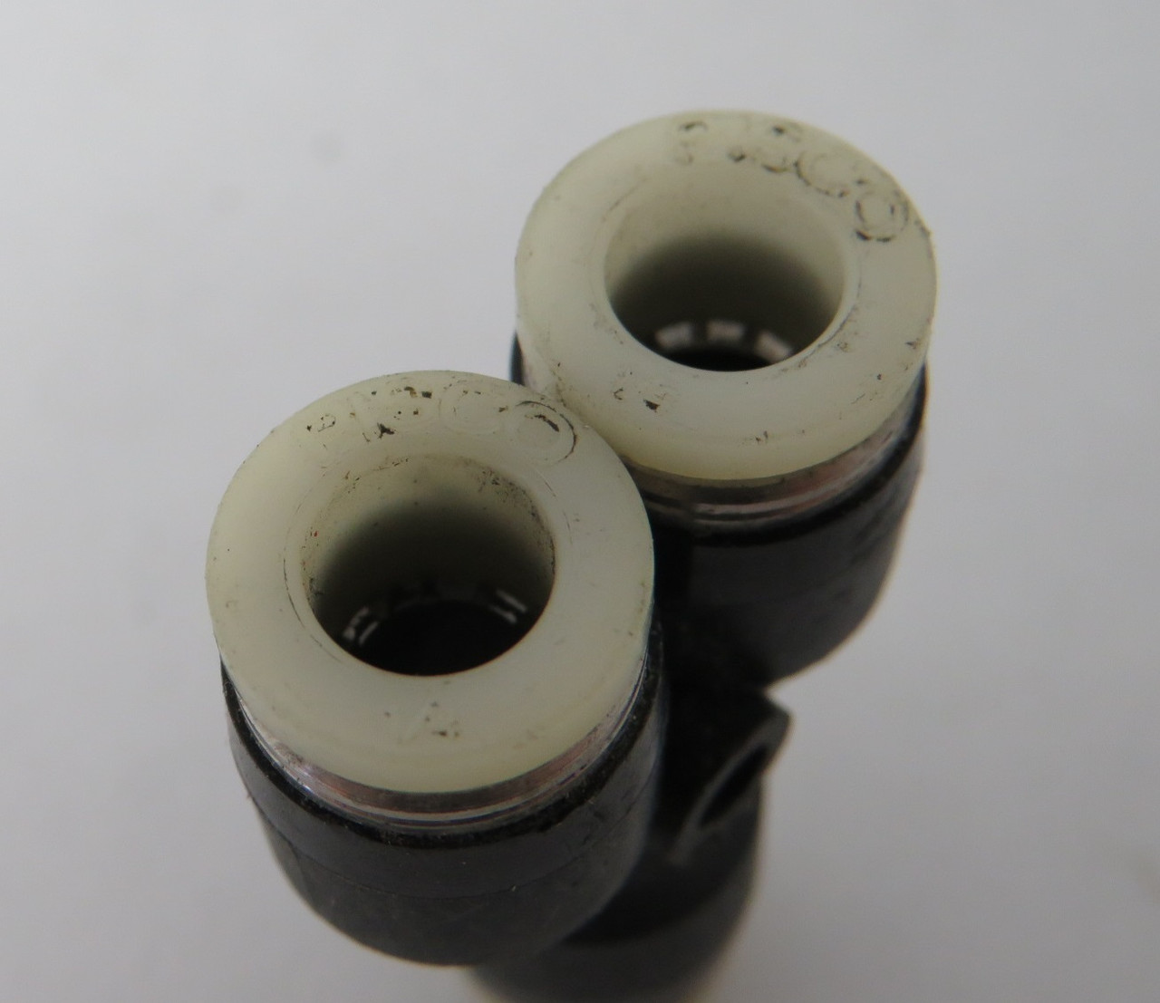 Pisco PY1/4 Push-In Y Fitting 1/4" Tube USED