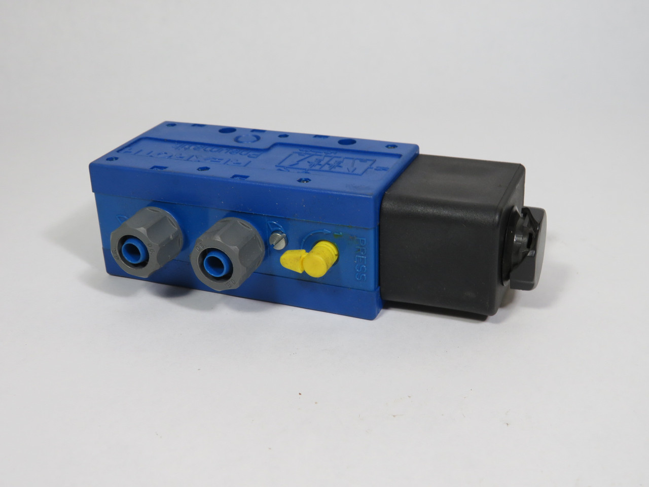 Rexroth PW-67697-1 Solenoid Valve 110/115V 50/60Hz 150 psi BOX DMG NEW