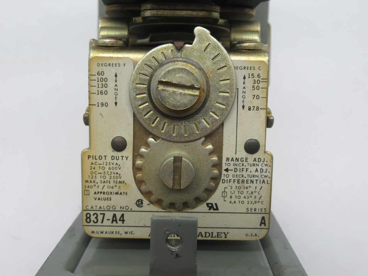 Allen-Bradley 837-A4A Series A Temperature Controller 60-190 Degrees F USED