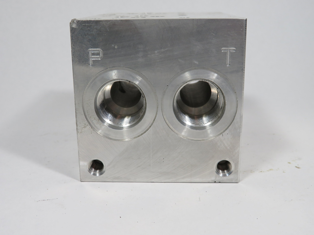 Daman AD03P022S Aluminum Valve Manifold 2.13" Valve Spacing SHELF WEAR NOP