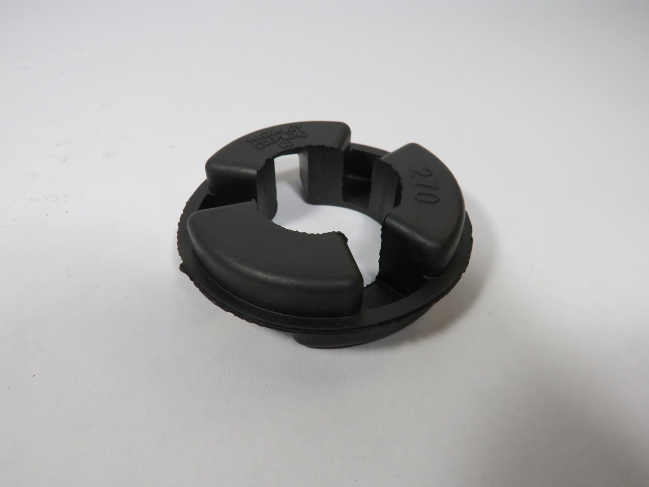 Magnaloy Coupling Co. M270N6 Neoprene 60A Insert 1.400x2.870x0.800 USED