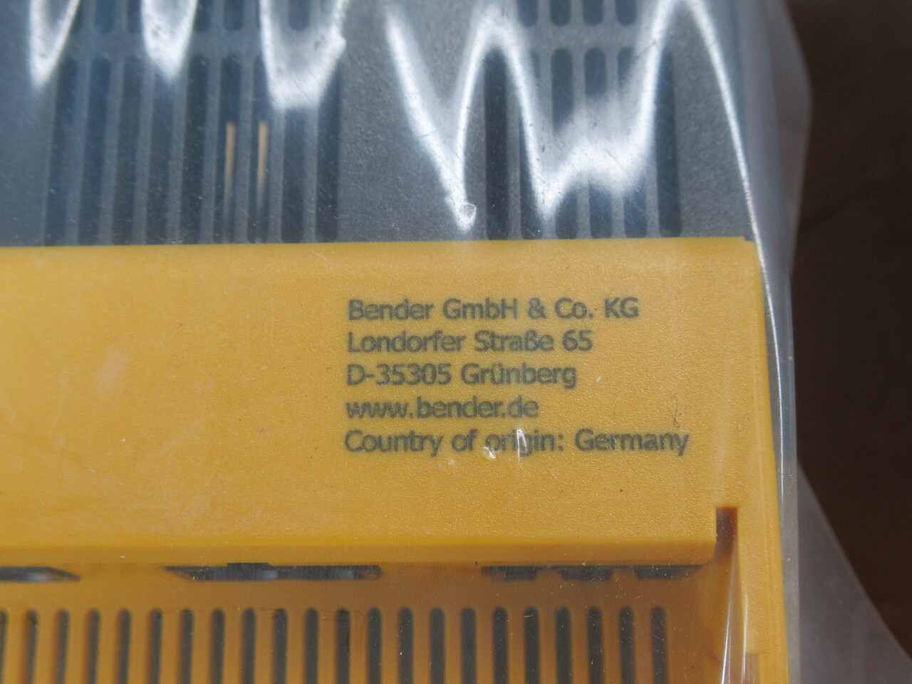 Bender ISO685-D B91067010 Insulation Monitoring Device 24-240VAC/DC 50-400Hz NEW