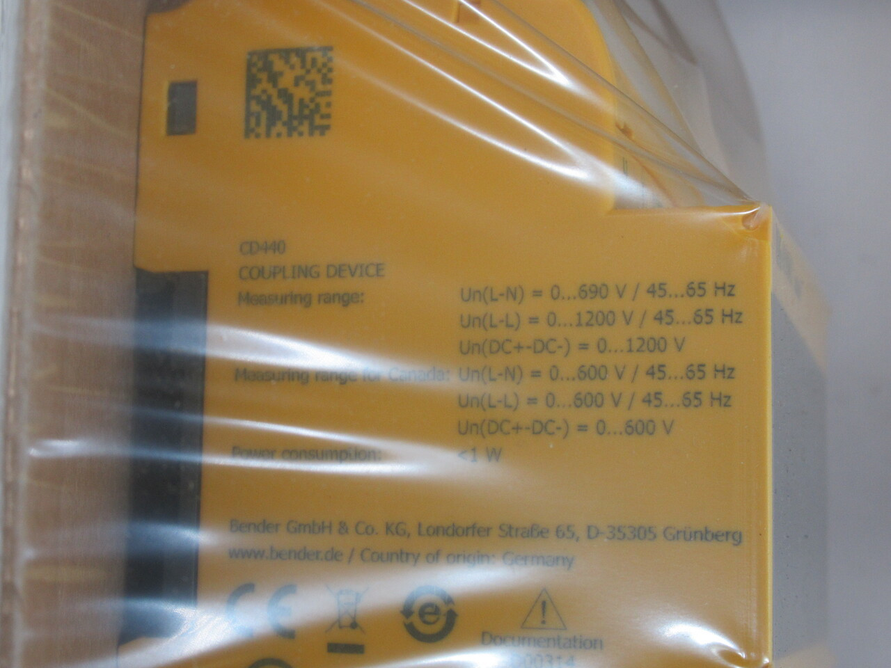 Bender CD440 B73010046 Voltage Monitoring Relay 0-690V 45-65Hz BOX DAMAGE NEW