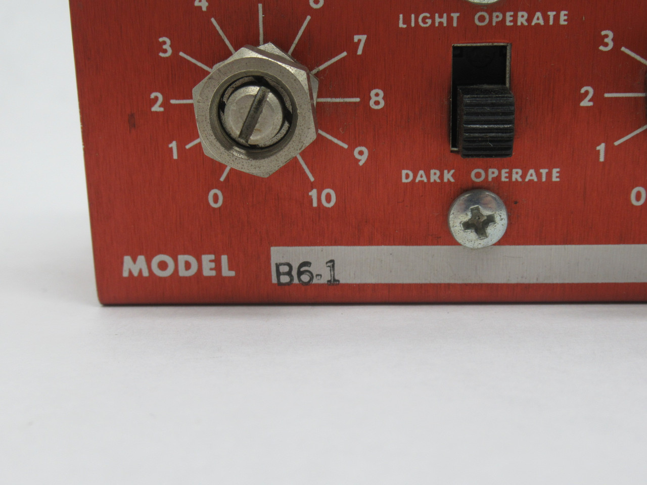 Banner B6-1 Logic Module 15VDC 0.250A 8-Pin 11-14VAC/12-18VDC Input USED