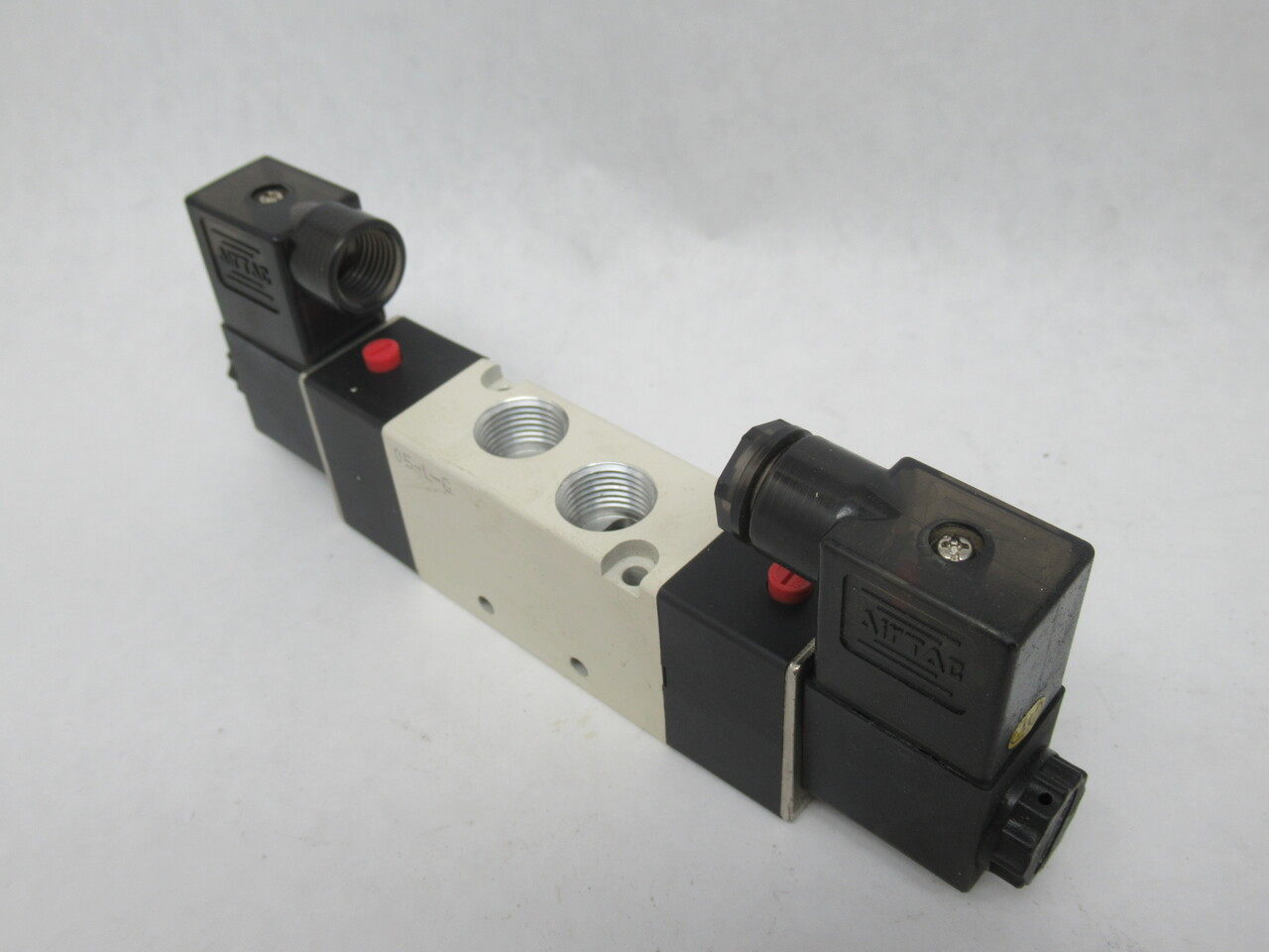 Airtac 4V320-10-AC110V 5/2 Solenoid Valve 21-114 psi MISSING WASHER NEW